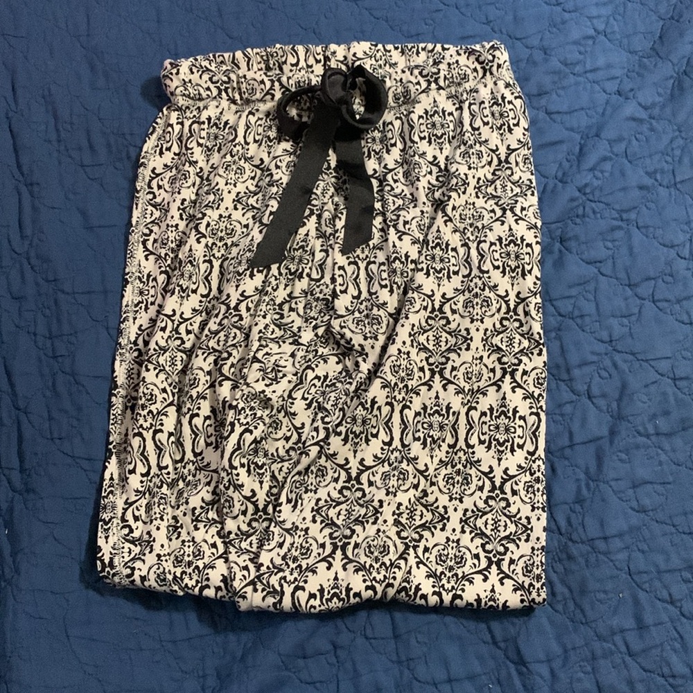 Pajama Pants Womens medium Black Off White Satin Floral Gothic damask Print